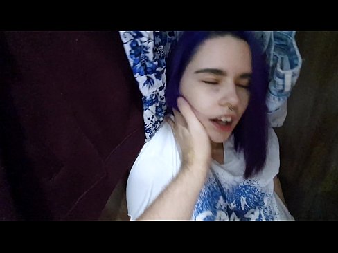 ❤️ Leidsin oma õe kapist ja aitasin tal cumida Anaal porno at porn et.qizpornolar.ru ❌